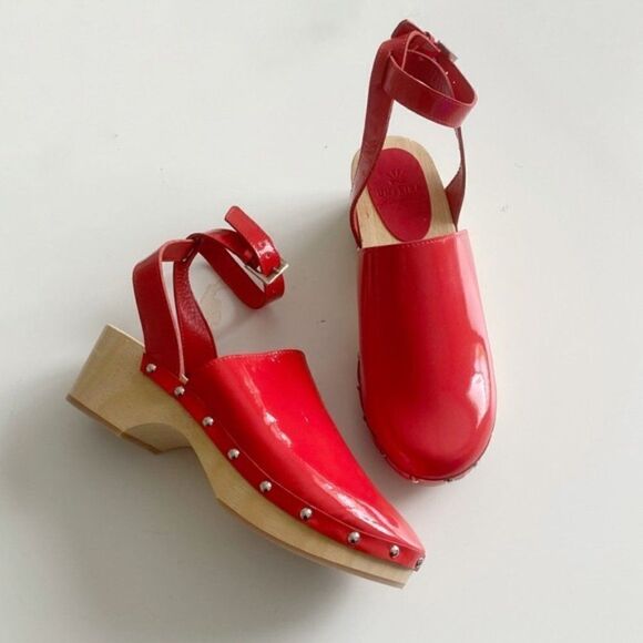 Free People x Unalira Kaia Clog Sandal Red Patent - Picture 3 of 4